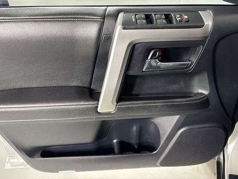 Used 2015 Toyota 4Runner SR5 image 14