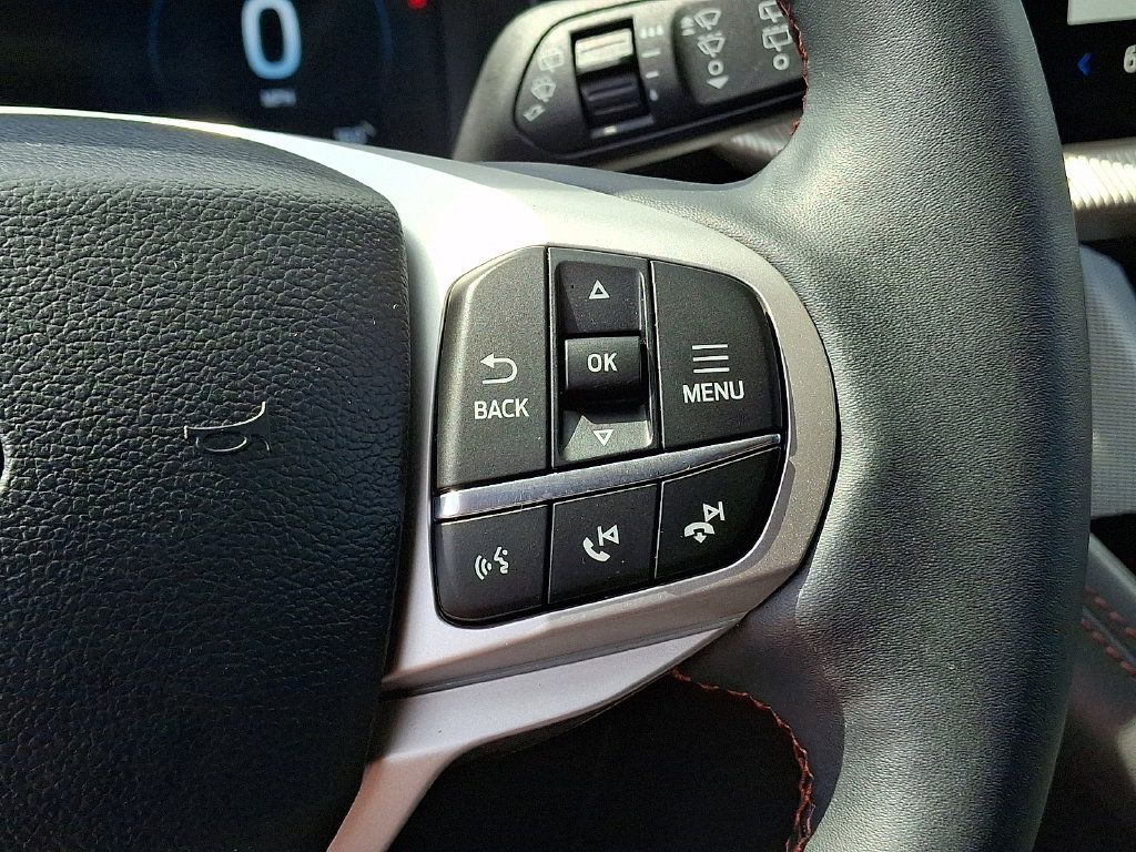 Certified 2025 Ford Explorer Active w/ Active Comfort Package AWD/4WD image 25
