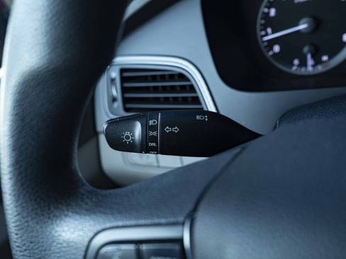 Used 2015 Hyundai Sonata SE FWD image 23