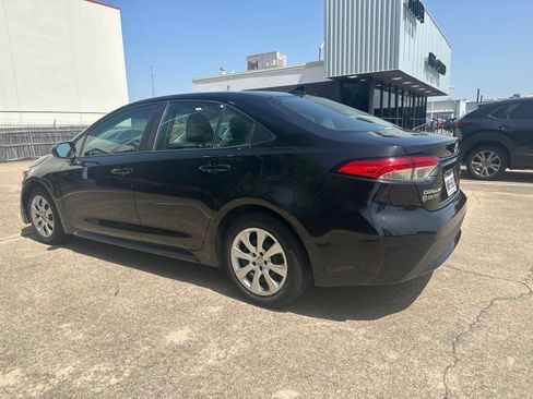 Used 2021 Toyota Corolla LE FWD image 5