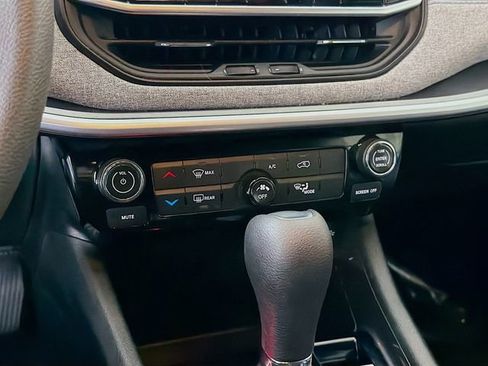 Used 2024 Jeep Compass Sport image 16