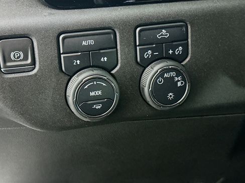 Used 2024 Chevrolet Silverado 1500 LT AWD/4WD image 16