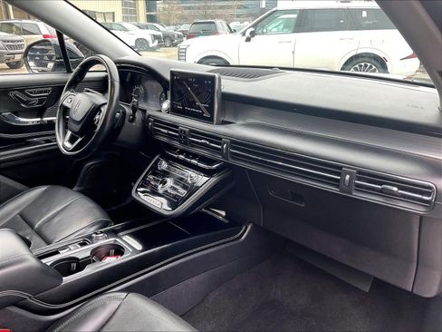 Used 2022 Lincoln Corsair AWD w/ Premium Package image 14