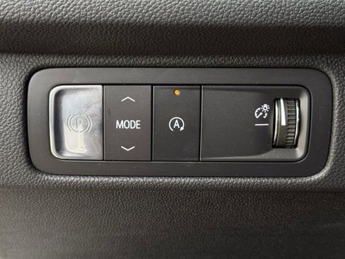 New 2025 Chevrolet Traverse LT w/ Enhanced Driving Package FWD image 18