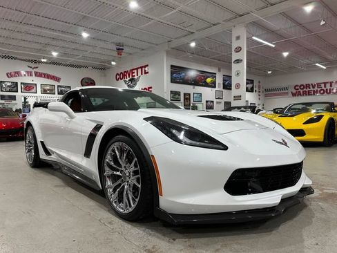Used 2016 Chevrolet Corvette Z06 w/ 3LZ Preferred Equipment Group RWD image 5