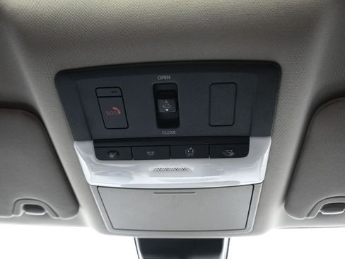 Used 2020 Nissan Altima 2.0 Platinum FWD image 25