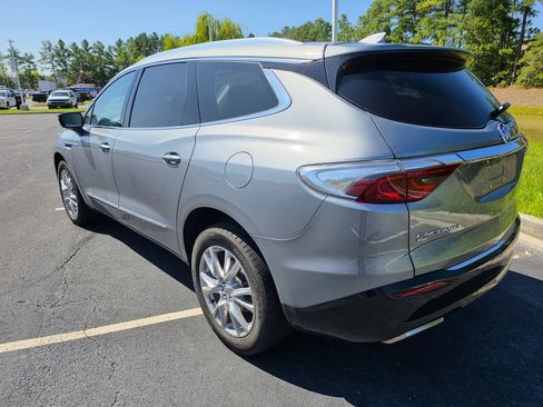Used 2023 Buick Enclave Essence w/ Experience Buick Package FWD image 17