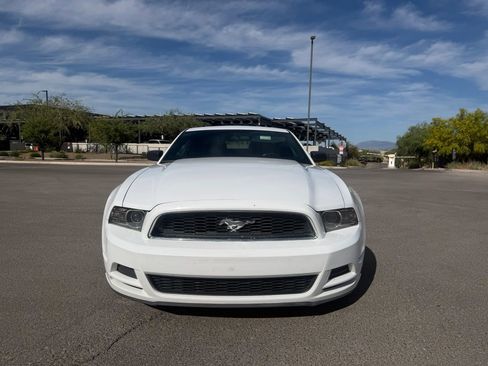 Used 2014 Ford Mustang Coupe RWD image 2