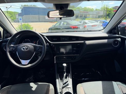 Used 2017 Toyota Corolla LE FWD image 17