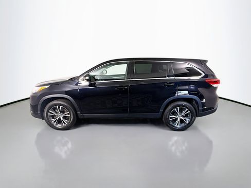 Used 2019 Toyota Highlander LE image 6