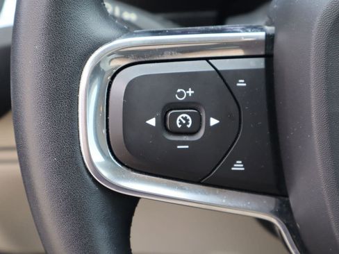 Used 2019 Volvo XC40 T5 Momentum AWD/4WD image 13