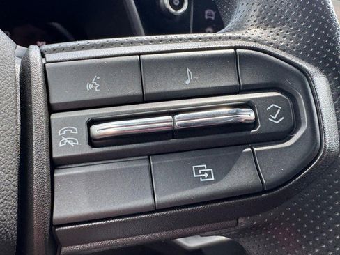 Used 2023 Chevrolet Colorado W/T RWD image 17