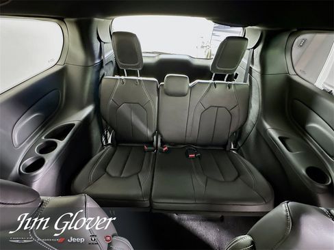 New 2026 Chrysler Pacifica Select w/ S Appearance Package image 16
