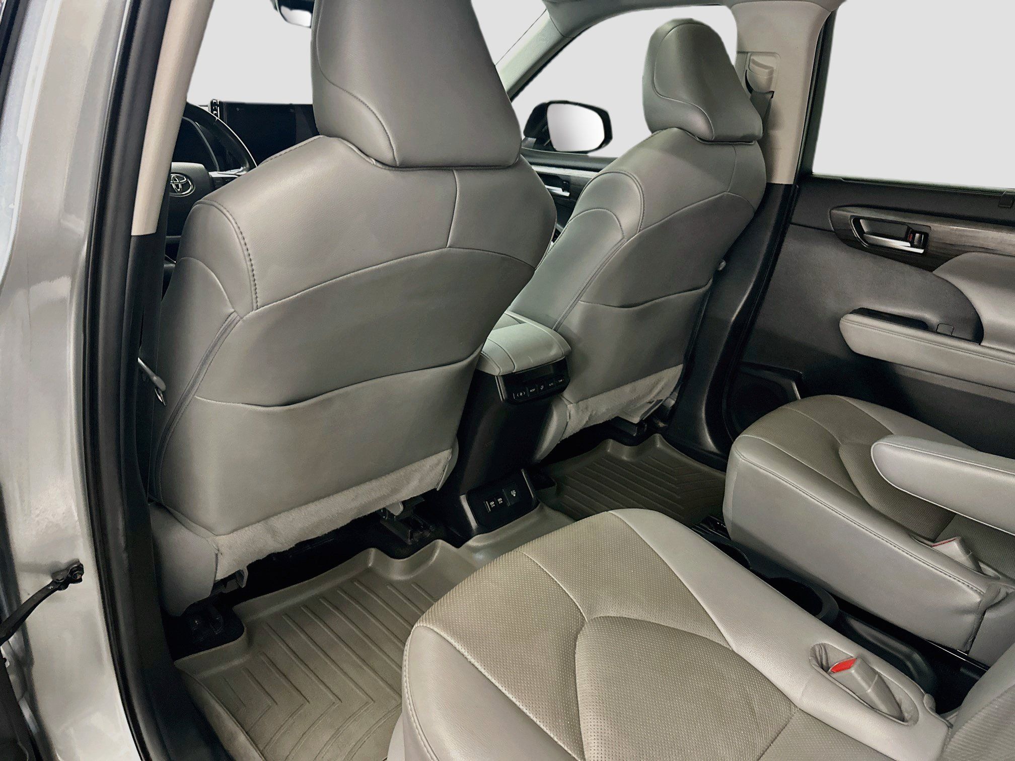 Used 2021 Toyota Highlander Limited AWD/4WD image 29