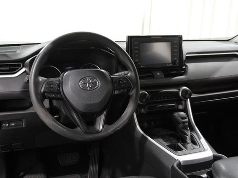 Used 2021 Toyota RAV4 LE image 6