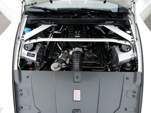 Used 2015 Aston Martin V8 Vantage S image 43