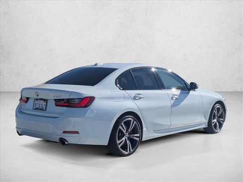 Used 2023 BMW 330i Sedan w/ Premium Package image 5