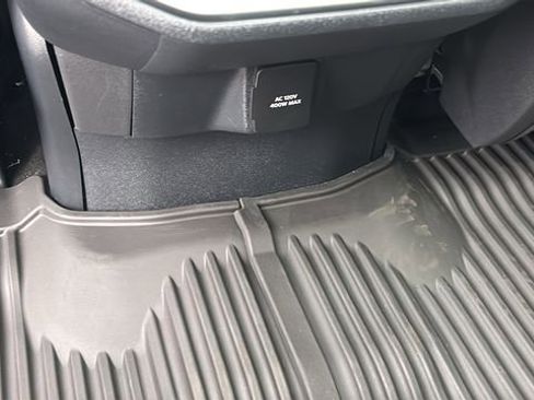 New 2025 Ford Expedition Active image 9