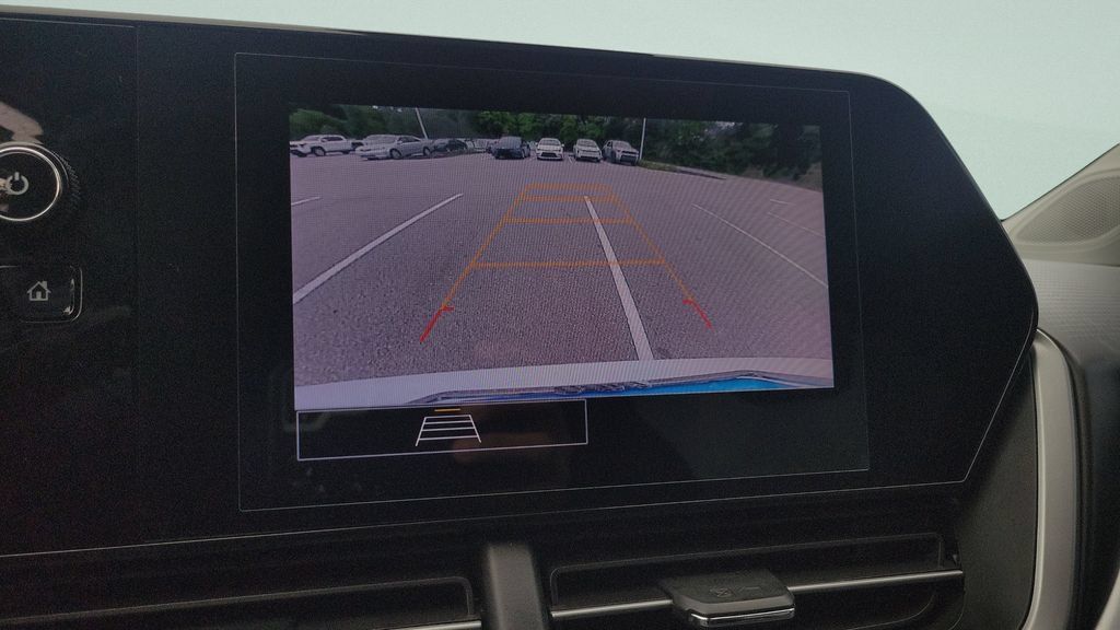 Used 2024 Chevrolet Trax LS FWD image 17