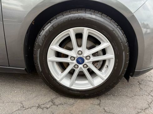 Used 2017 Ford Focus SE FWD image 43