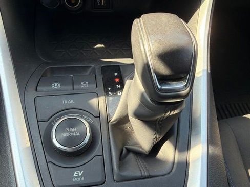 Used 2024 Toyota RAV4 SE w/ Convenience Package AWD/4WD image 20