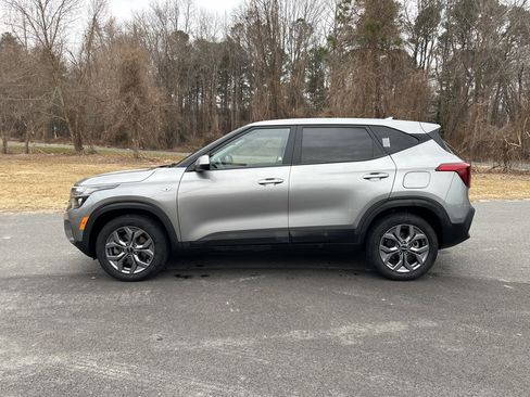 Certified 2024 Kia Seltos LX image 8