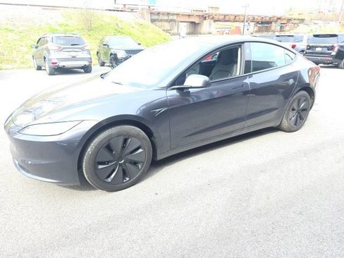 Used 2025 Tesla Model 3 Long Range image 3