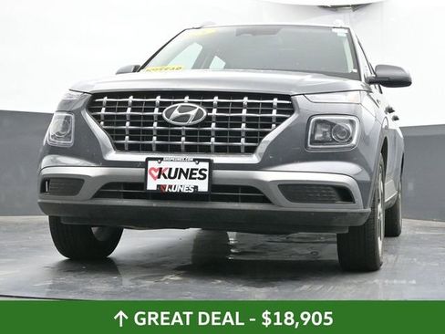 Used 2025 Hyundai Venue SEL image 25