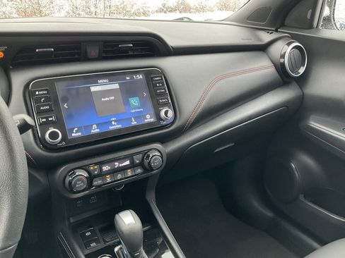 Used 2023 Nissan Kicks SR w/ SR Premium Package image 12