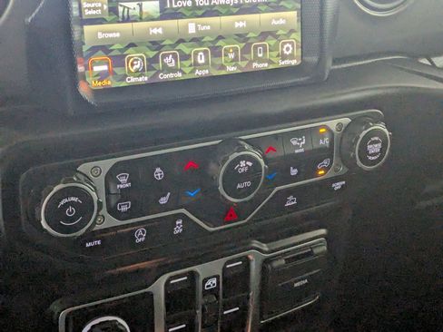 Used 2023 Jeep Wrangler Unlimited Sport w/ Uconnect 4C Nav & Sound Group AWD/4WD image 17