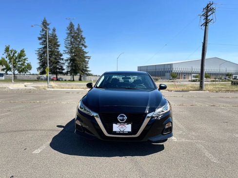 Used 2019 Nissan Altima 2.5 SR AWD/4WD image 2