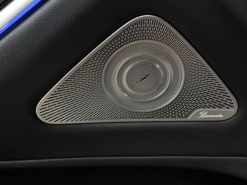 Used 2022 Mercedes-Benz S 500 4MATIC w/ AMG Line Package image 19