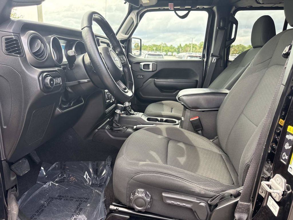 Used 2022 Jeep Wrangler Unlimited Sport AWD/4WD image 19