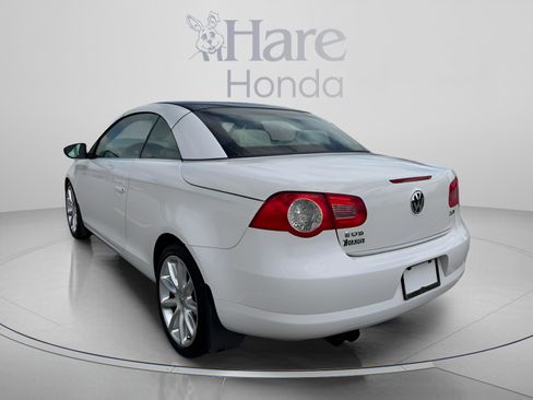 Used 2010 Volkswagen Eos Lux FWD image 3