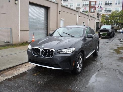 Used 2024 BMW X4 xDrive30i image 3