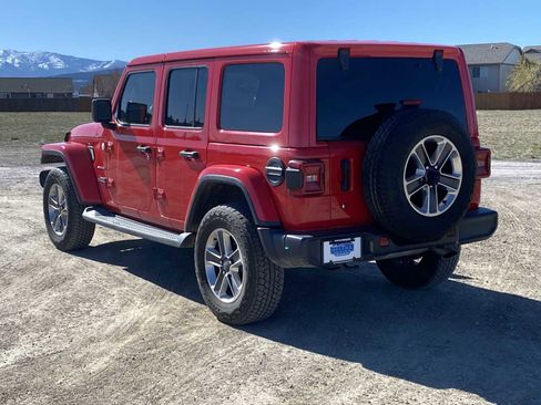 Certified 2019 Jeep Wrangler Unlimited Sahara AWD/4WD image 12