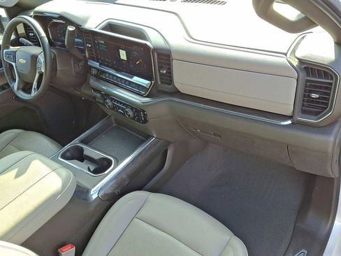Used 2024 Chevrolet Silverado 2500 LTZ w/ LTZ Convenience Package image 34