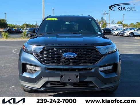 Used 2024 Ford Explorer ST-Line w/ Class IV Trailer Tow Package image 3