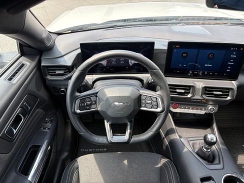 Used 2025 Ford Mustang GT RWD image 13