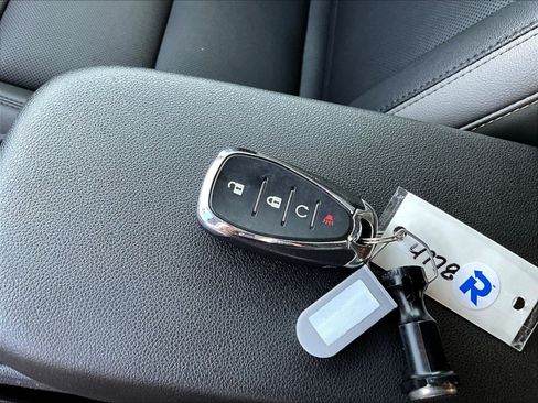 Used 2025 Chevrolet Trax ACTIV w/ Driver Confidence Package FWD image 34