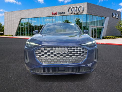 Used 2025 Audi Q5 Premium w/ Convenience Package AWD/4WD image 2
