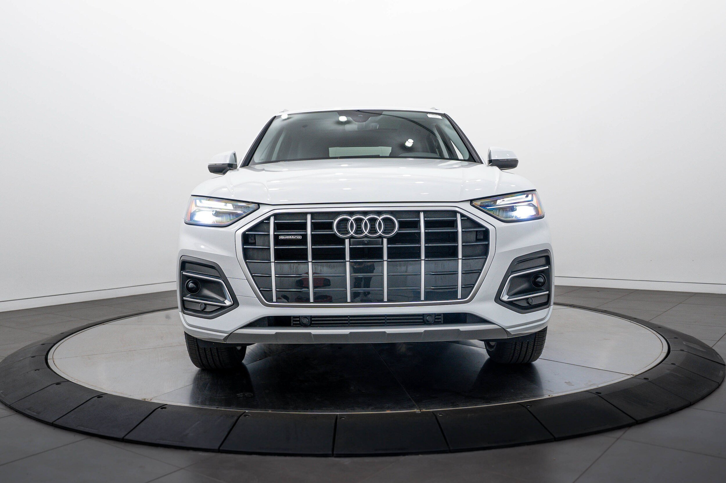 Certified 2024 Audi Q5 2.0T Premium Plus w/ Premium Plus Package AWD/4WD image 23