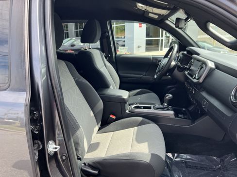 Used 2023 Toyota Tacoma TRD Sport AWD/4WD image 25