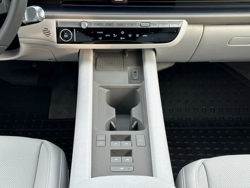 New 2025 Hyundai Ioniq 6 SEL image 8