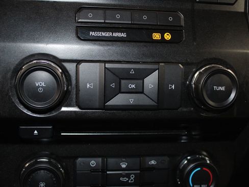 Used 2016 Ford F150 XLT image 41