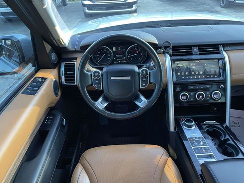 Used 2017 Land Rover Discovery HSE Luxury image 10