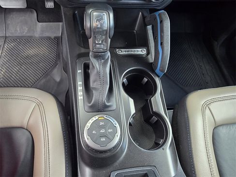 Used 2023 Ford Bronco Wildtrak image 29