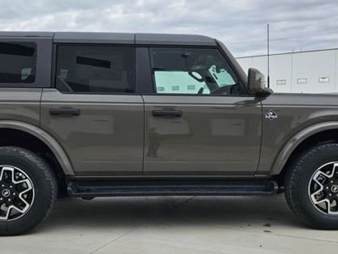 New 2026 Ford Bronco Outer Banks image 6