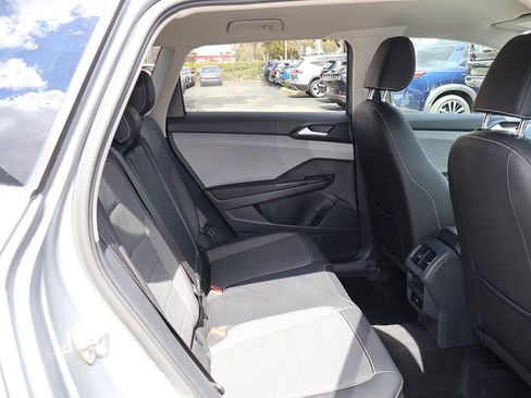 Used 2022 Volkswagen Taos SE image 34