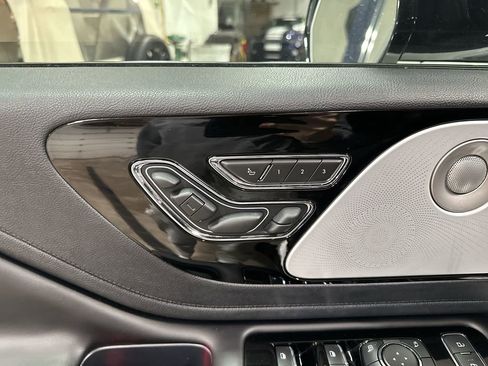 Used 2025 Lincoln Aviator Reserve w/ Luxury Package RWD image 14